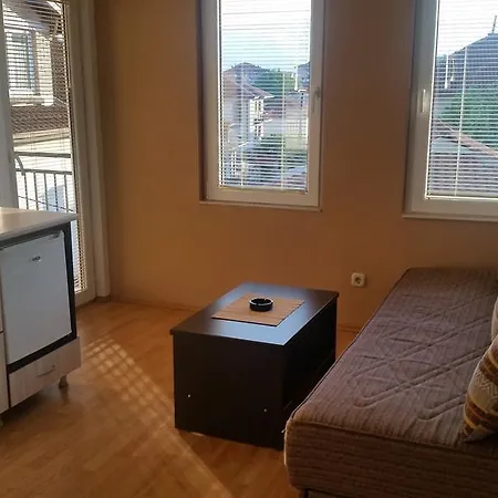Gazde/Camere de închiriat House Kostoski *